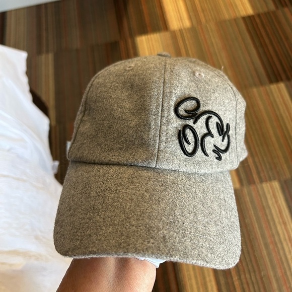 Disney Mickey Mouse Embroidered Wool Baseball Hat Unisex - Picture 2 of 10